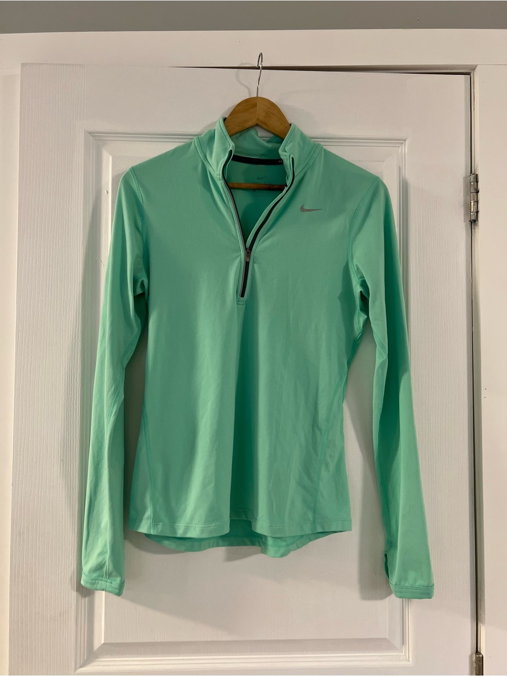 Nike Women’s Mint Quarter-Zip Long Sleeve Pullover